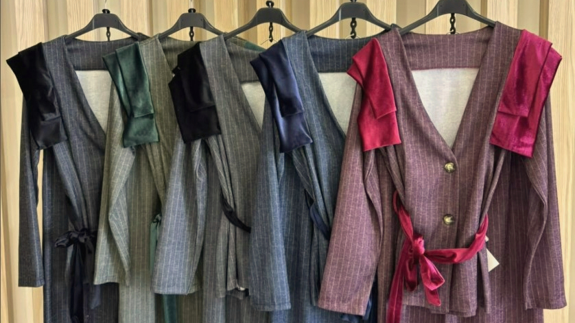 Trajes de fiesta colgados Trajes fiesta